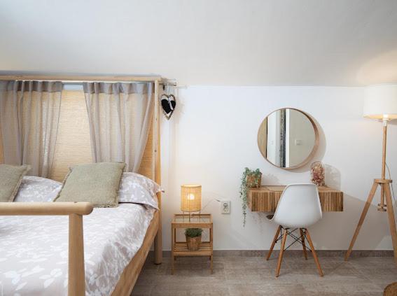 Apartments And Rooms Jakic 메덜린 외부 사진