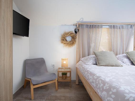 Apartments And Rooms Jakic 메덜린 외부 사진