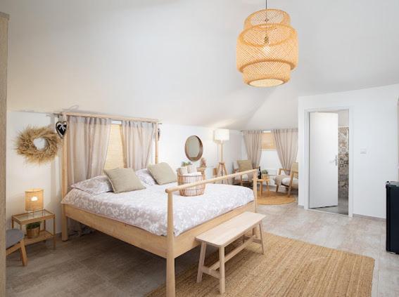 Apartments And Rooms Jakic 메덜린 외부 사진
