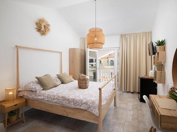 Apartments And Rooms Jakic 메덜린 외부 사진