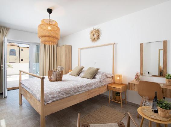Apartments And Rooms Jakic 메덜린 외부 사진