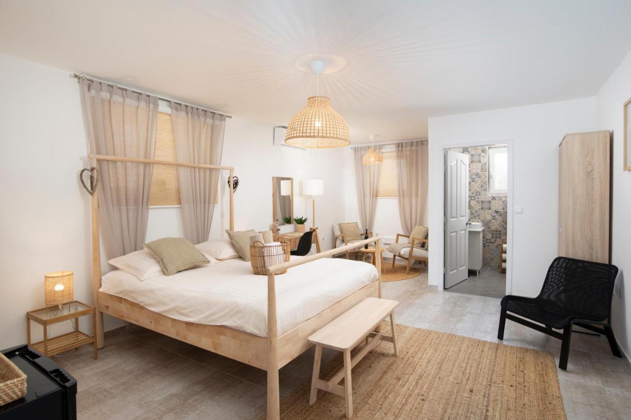 Apartments And Rooms Jakic 메덜린 외부 사진